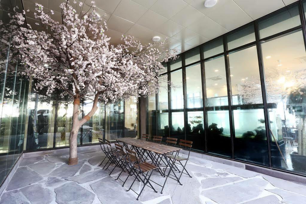 Sims Hotel Jeju Eksteriør bilde