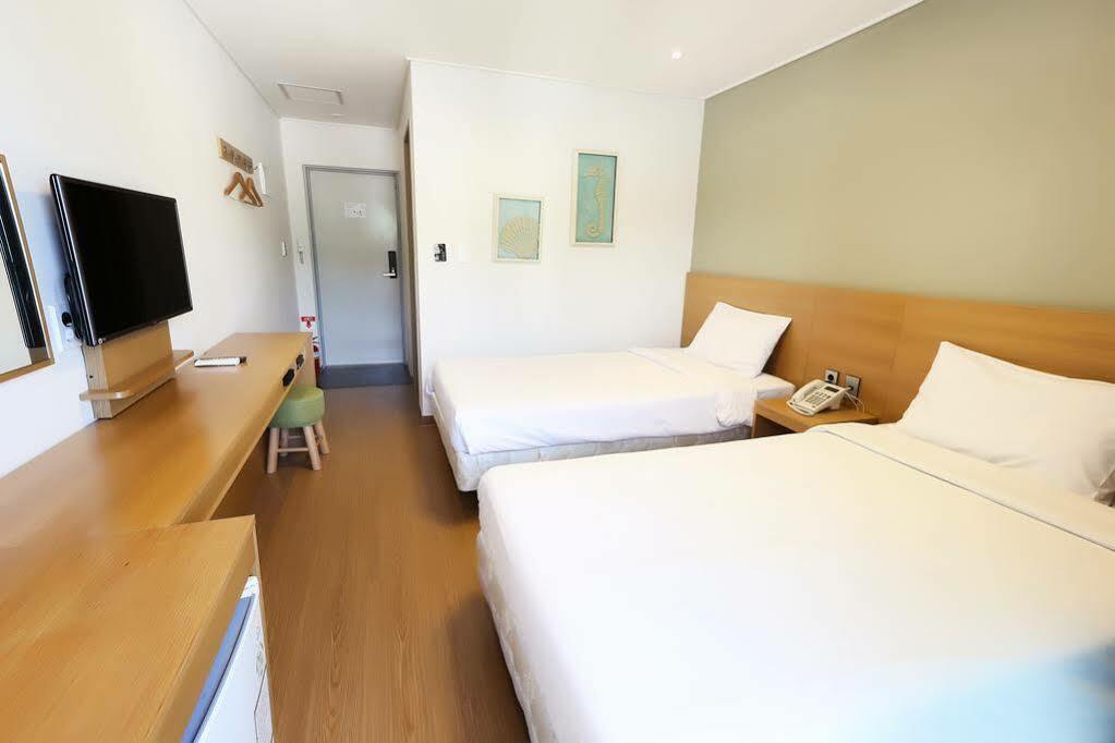 Sims Hotel Jeju Eksteriør bilde