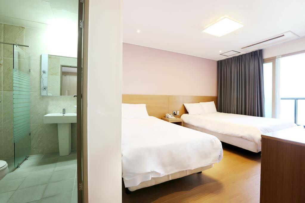 Sims Hotel Jeju Eksteriør bilde