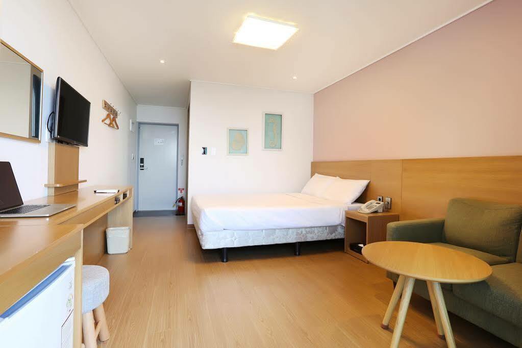 Sims Hotel Jeju Eksteriør bilde