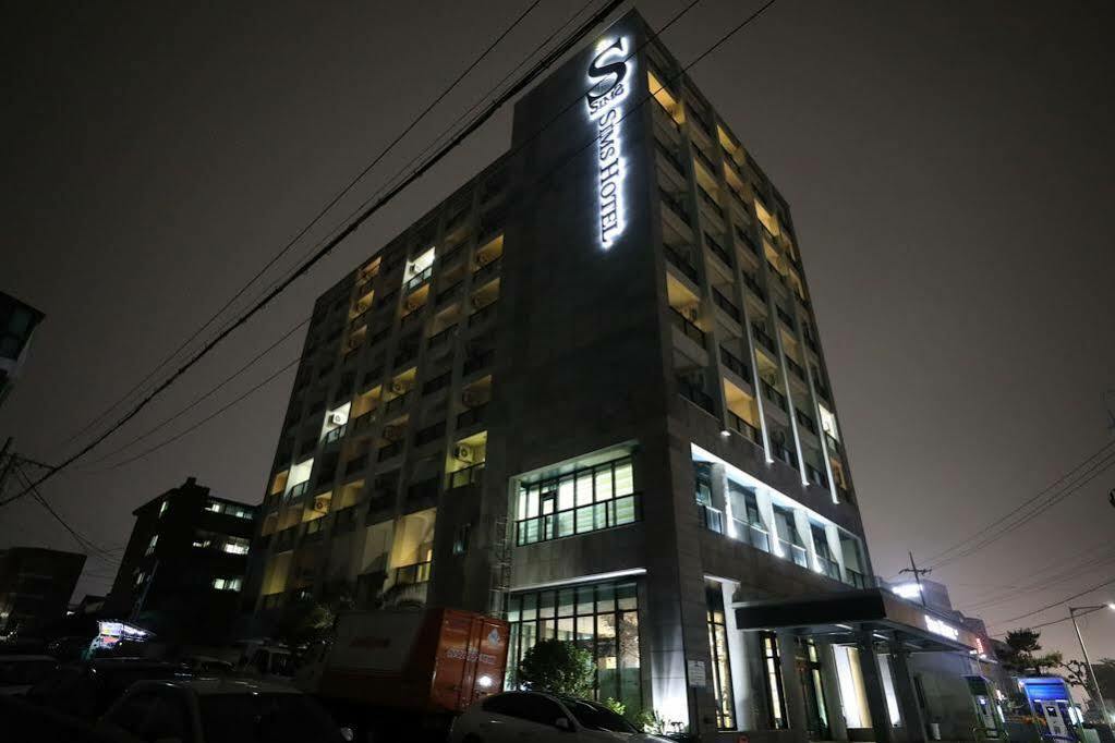 Sims Hotel Jeju Eksteriør bilde